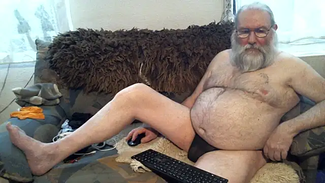 Snapshot of SexySantaC chatting on 6, 2, 2025 SexySantaC online show from 6, 2, 2025