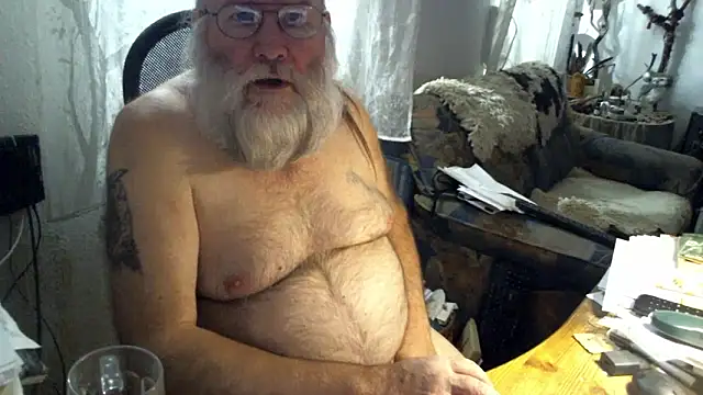 Snapshot of SexySantaC chatting on 19, 9, 2025 SexySantaC online show from 19, 9, 2025