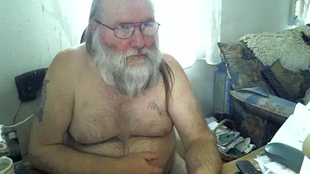 Snapshot of SexySantaC chatting on 6, 10, 2025 SexySantaC online show from 6, 10, 2025