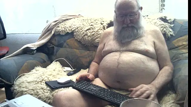 SexySantaC online show from 9, 4, 2026