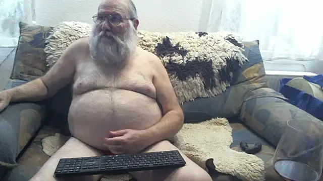 Snapshot of SexySantaC chatting on 1, 10, 2025 SexySantaC online show from 1, 10, 2025