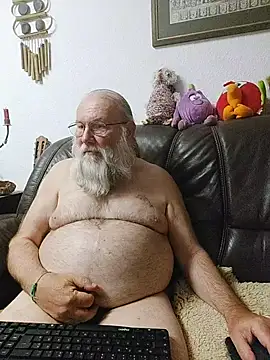 Snapshot of SexySantaC chatting on 13, 5, 2026 SexySantaC online show from 13, 5, 2026