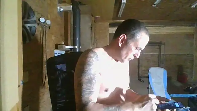 Snapshot of hardcok4u2abuse40 chatting on 31, 1, 2025 hardcok4u2abuse40 online show from 31, 1, 2025