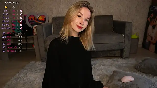 Snapshot of EmelyBenz chatting on 25, 9, 2025 EmelyBenz online show from 25, 9, 2025