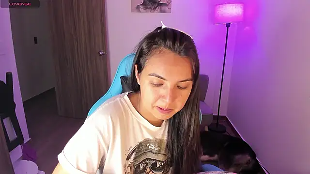 Miss Nicole online show from 7, 3, 2026