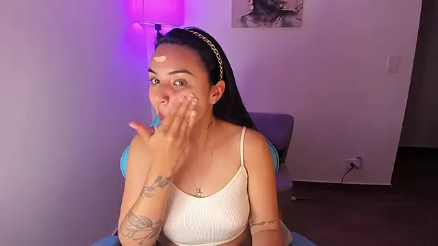 Miss Nicole online show from 4, 4, 2026