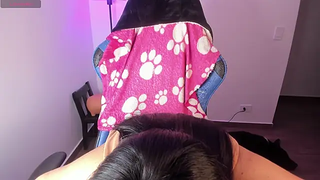 Miss Nicole online show from 2, 11, 2025