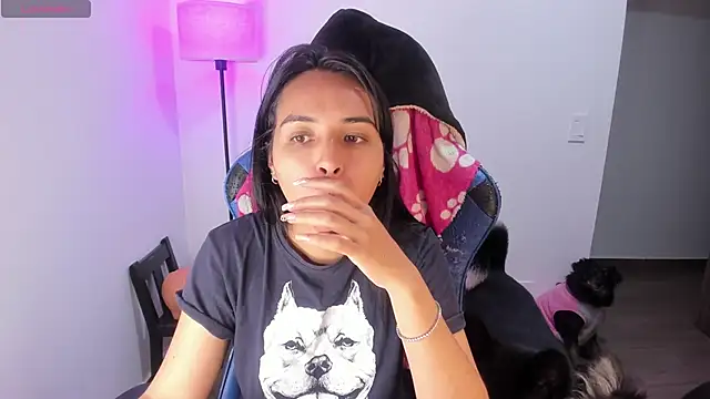 Miss Nicole online show from 2, 11, 2025