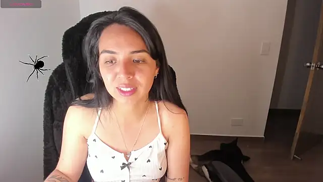 Miss Nicole online show from 26, 10, 2025