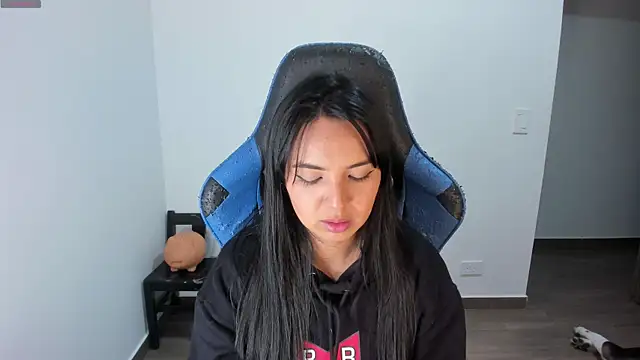 Miss Nicole online show from 11, 10, 2025