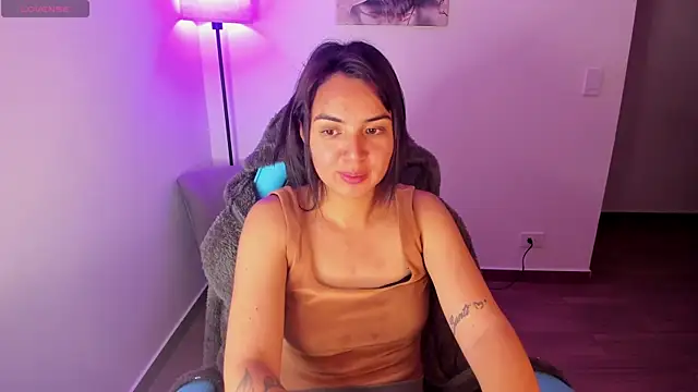 Snapshot of Miss_Nicole chatting on 4, 6, 2026 Miss Nicole online show from 4, 6, 2026