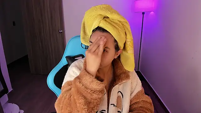 Miss Nicole online show from 12, 2, 2026