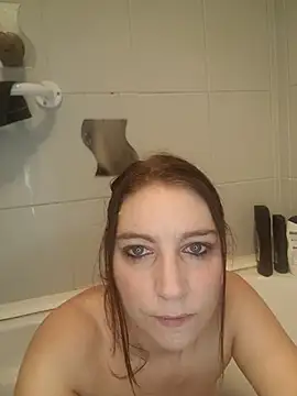 Snapshot of XLisaxx chatting on 4, 11, 2025 XLisaxx online show from 4, 11, 2025