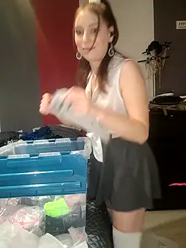 Snapshot of XLisaxx chatting on 18, 10, 2025 XLisaxx online show from 18, 10, 2025