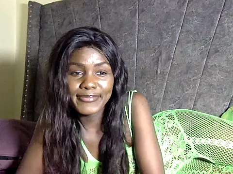 Snapshot of HarlotyQueen chatting on 21, 9, 2025 HarlotyQueen online show from 21, 9, 2025