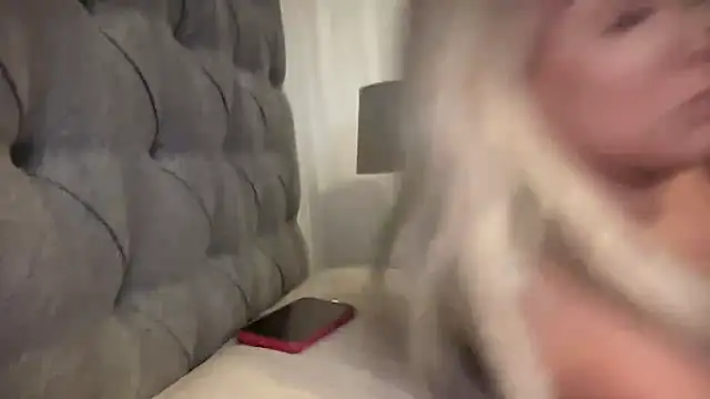 Bustyblondebabe32 online show from 1, 4, 2026