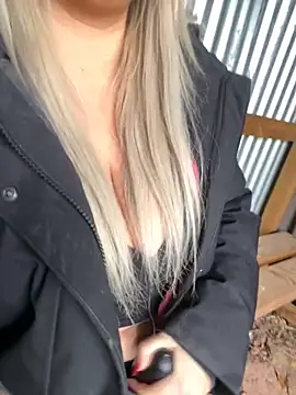 Bustyblondebabe32 online show from 30, 10, 2025