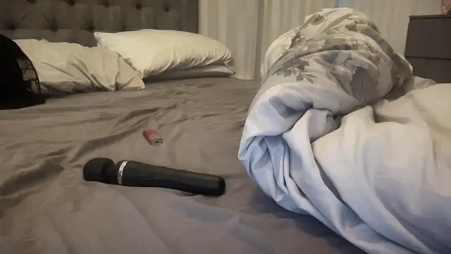 Bustyblondebabe32 online show from 31, 10, 2025