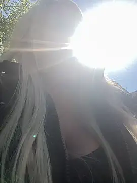 Bustyblondebabe32 online show from 24, 4, 2026