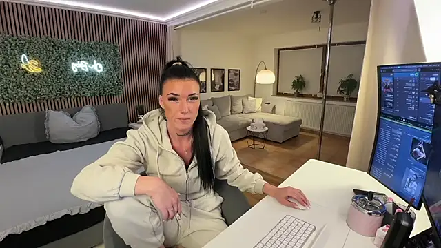 LizaRoxx online show from 7, 5, 2026