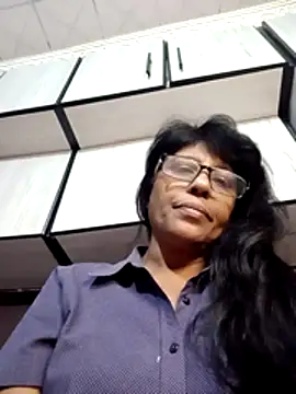Snapshot of MsAttitude chatting on 6, 7, 2026 MsAttitude online show from 6, 7, 2026