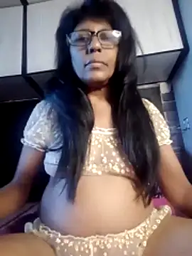 Snapshot of MsAttitude chatting on 8, 6, 2026 MsAttitude online show from 8, 6, 2026