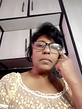 Snapshot of MsAttitude chatting on 9, 7, 2026 MsAttitude online show from 9, 7, 2026