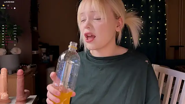 Snapshot of LisaLaas chatting on 14, 2, 2026 LisaLaas online show from 14, 2, 2026