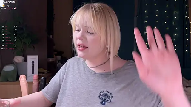 Snapshot of LisaLaas chatting on 1, 3, 2026 LisaLaas online show from 1, 3, 2026