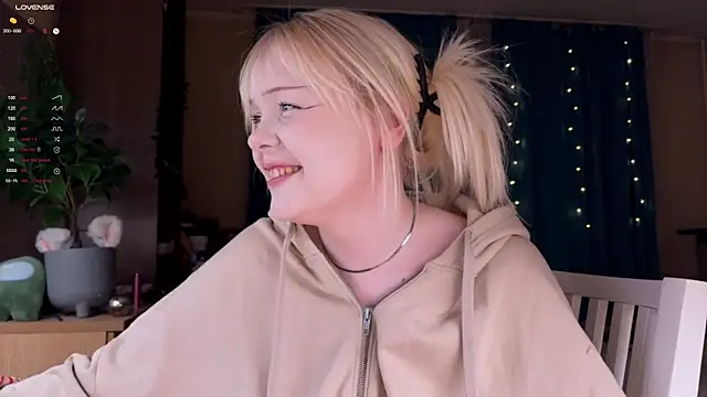 Snapshot of LisaLaas chatting on 5, 2, 2026 LisaLaas online show from 5, 2, 2026