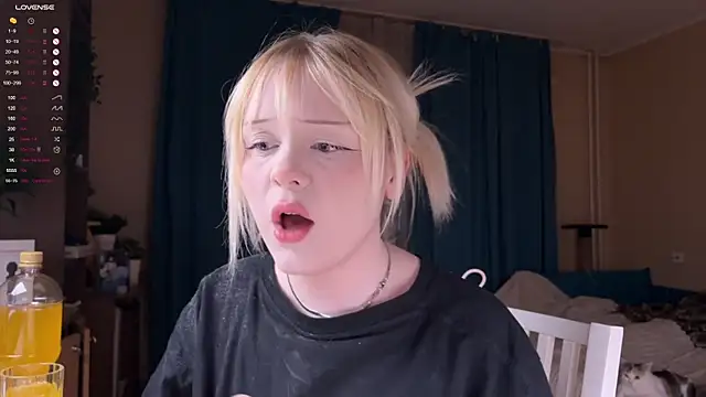 Snapshot of LisaLaas chatting on 27, 2, 2026 LisaLaas online show from 27, 2, 2026