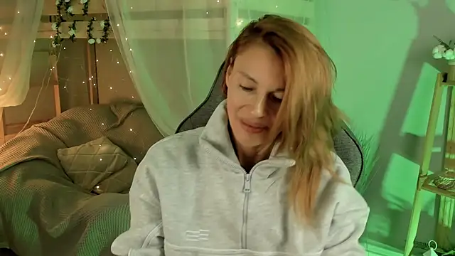 MistyBarnes online show from 2, 11, 2025