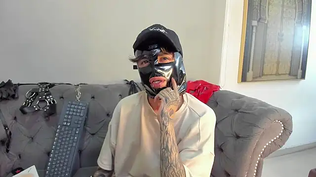 Snapshot of AcidMilo chatting on 2, 12, 2024 AcidMilo online show from 2, 12, 2024