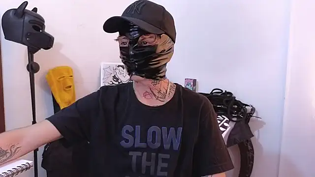 Snapshot of AcidMilo chatting on 7, 2, 2025 AcidMilo online show from 7, 2, 2025
