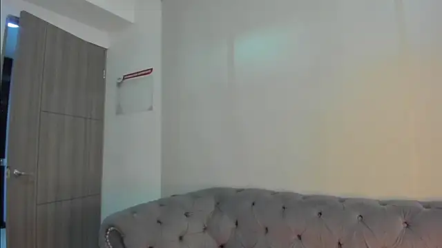 Snapshot of AcidMilo chatting on 4, 12, 2024 AcidMilo online show from 4, 12, 2024