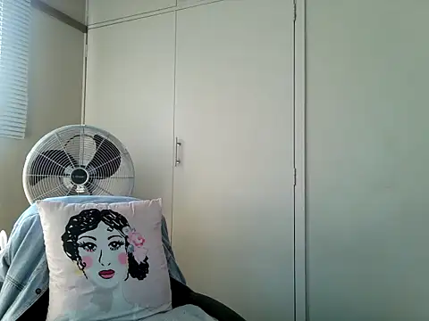 Charlie-Crawford online show from 11, 5, 2026
