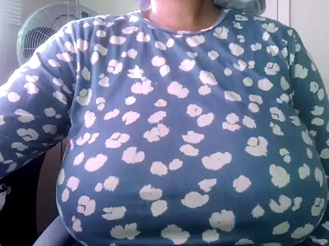 Snapshot of Charlie-Crawford chatting on 4, 7, 2026 Charlie-Crawford online show from 4, 7, 2026