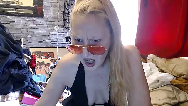 dominatrixredsonyja online show from 7, 8, 2026