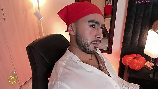 Snapshot of ItsMeEros chatting on 23, 10, 2025 ItsMeEros online show from 23, 10, 2025