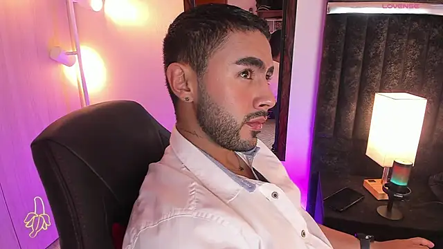 Snapshot of ItsMeEros chatting on 23, 11, 2025 ItsMeEros online show from 23, 11, 2025