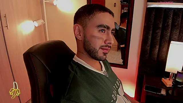 Snapshot of ItsMeEros chatting on 26, 10, 2025 ItsMeEros online show from 26, 10, 2025