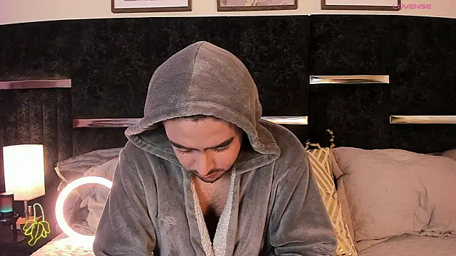 Snapshot of ItsMeEros chatting on 15, 10, 2025 ItsMeEros online show from 15, 10, 2025