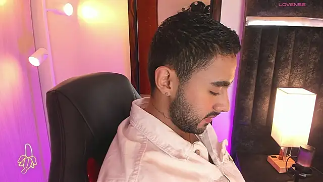 Snapshot of ItsMeEros chatting on 27, 11, 2025 ItsMeEros online show from 27, 11, 2025