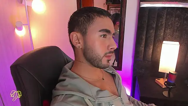 Snapshot of ItsMeEros chatting on 22, 11, 2025 ItsMeEros online show from 22, 11, 2025