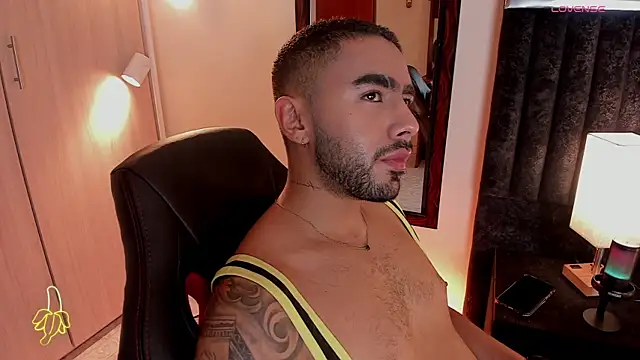 Snapshot of ItsMeEros chatting on 22, 10, 2025 ItsMeEros online show from 22, 10, 2025