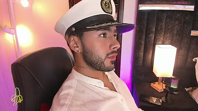 Snapshot of ItsMeEros chatting on 26, 11, 2025 ItsMeEros online show from 26, 11, 2025