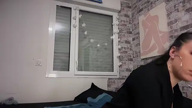 victoria athena online show from 22, 4, 2026