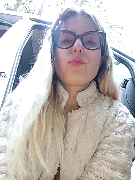 dolcehelena993 online show from 20, 12, 2025