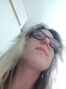 Snapshot of dolcehelena993 chatting on 9, 7, 2026 dolcehelena993 online show from 9, 7, 2026