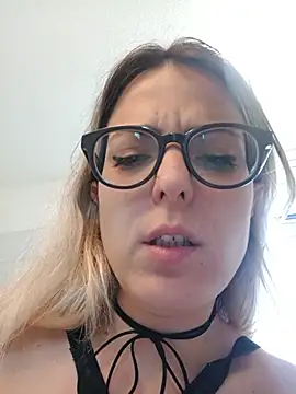 Snapshot of dolcehelena993 chatting on 2, 6, 2026 dolcehelena993 online show from 2, 6, 2026